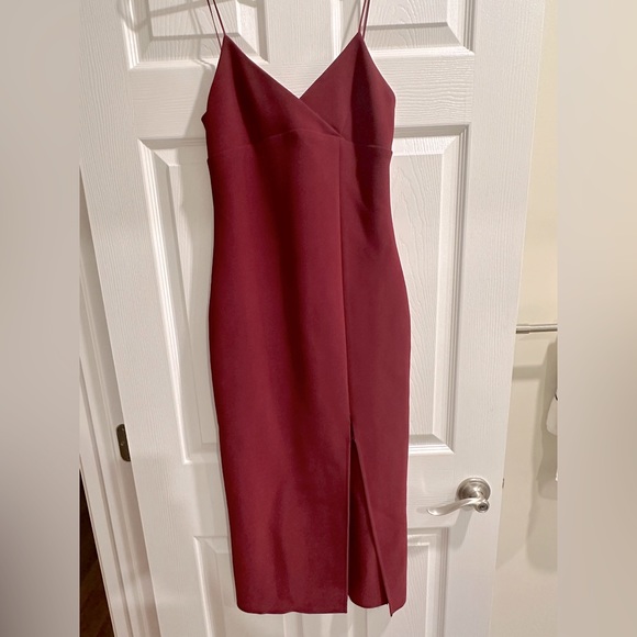 REVOLVE Dresses & Skirts - Perfect for a wedding guest, especially this fall! Wine red midi dress, classy!